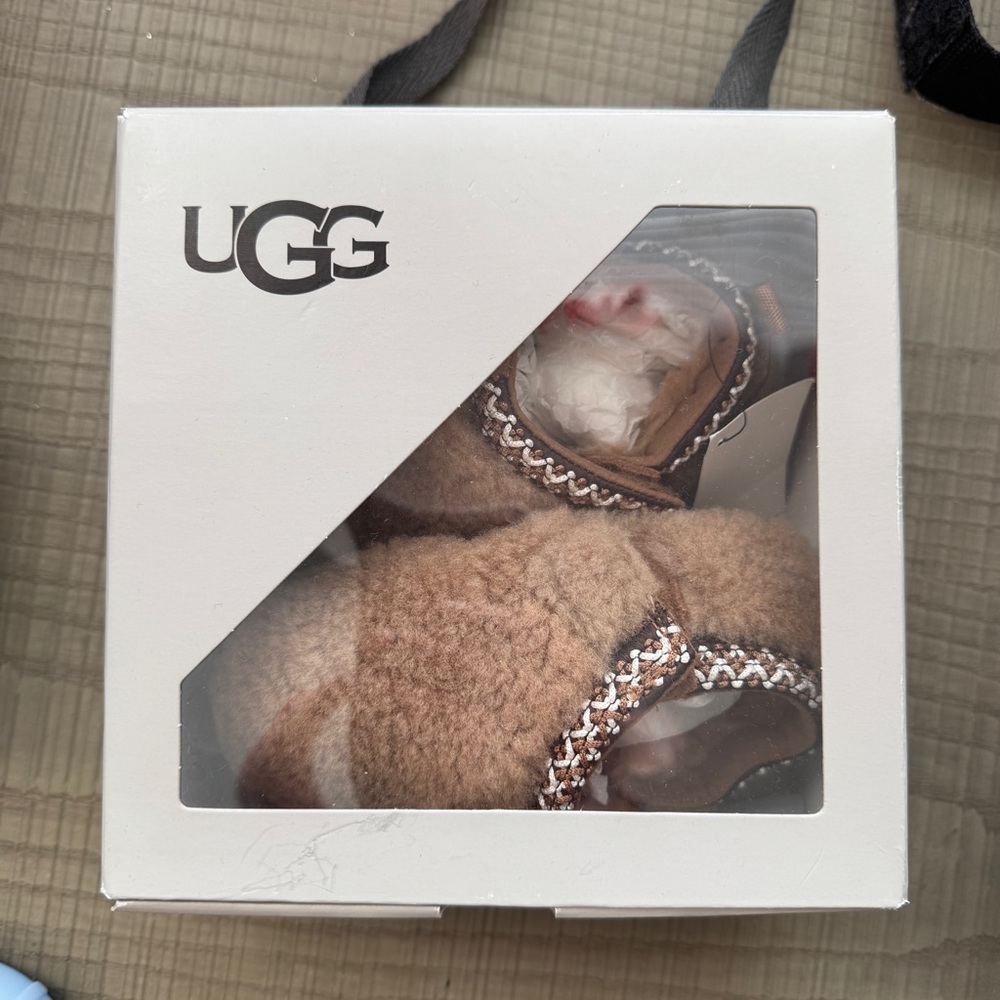 UGG Maxi Tasman Curly Baby Infant Cozy Velcro Slip On Shoes 04/05 12-18 Months - Picture 1 of 4